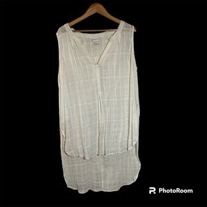 Ava &Viv hi-lo top, SZ 2X, sleeveless with silver threat throughout.